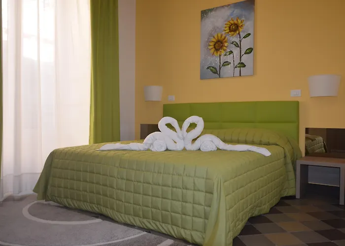 Moonlight Hotel&Suites
