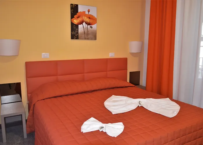 Moonlight Hotel&Suites