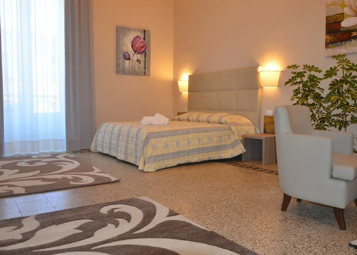 Moonlight Hotel&Suites