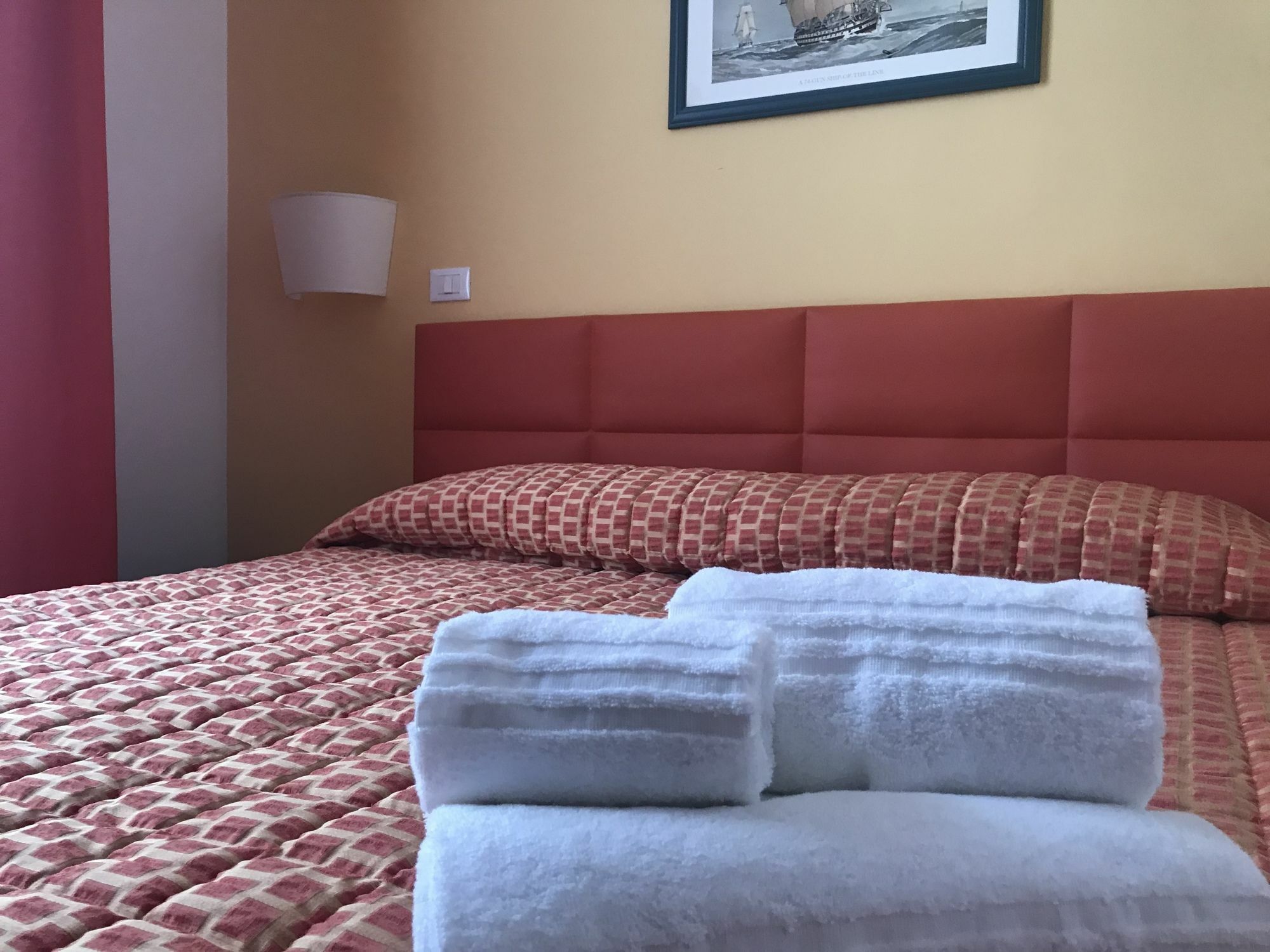 Moonlight Hotel&suites Hotel